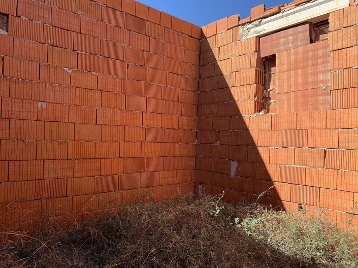 Image No.17-3 Bed Land for sale