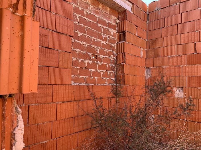 Image No.18-3 Bed Land for sale