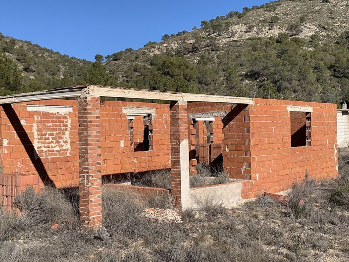 Image No.2-3 Bed Land for sale