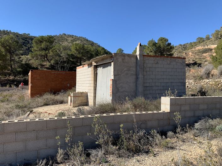 Image No.22-3 Bed Land for sale