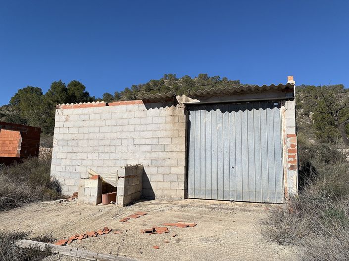 Image No.23-3 Bed Land for sale