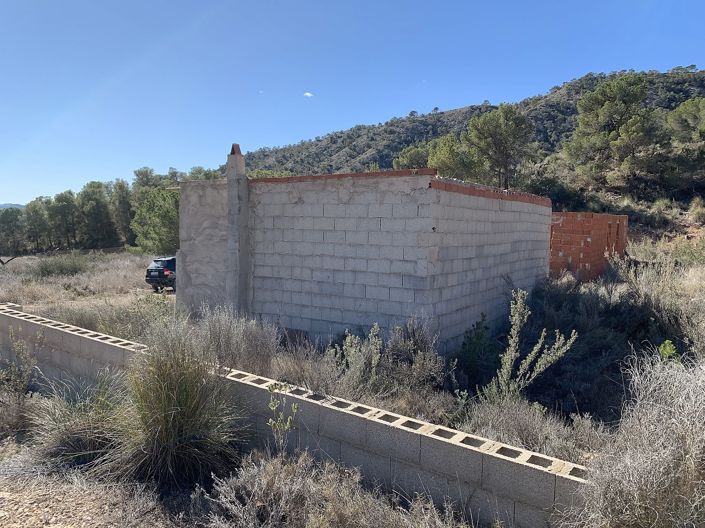 Image No.24-3 Bed Land for sale