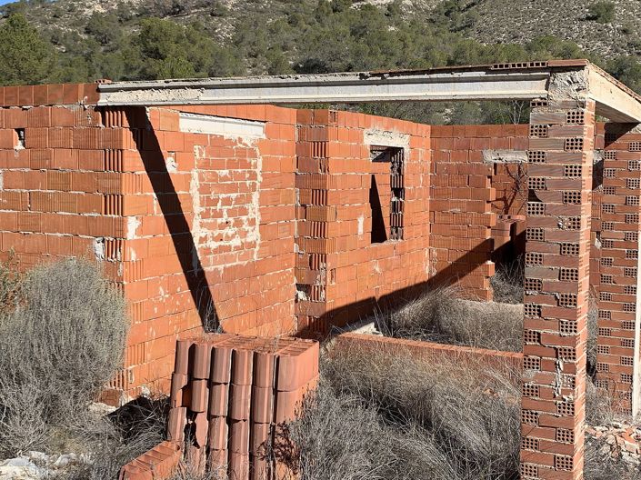 Image No.3-3 Bed Land for sale