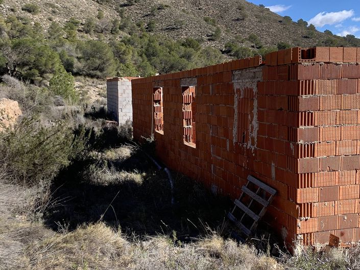 Image No.31-3 Bed Land for sale