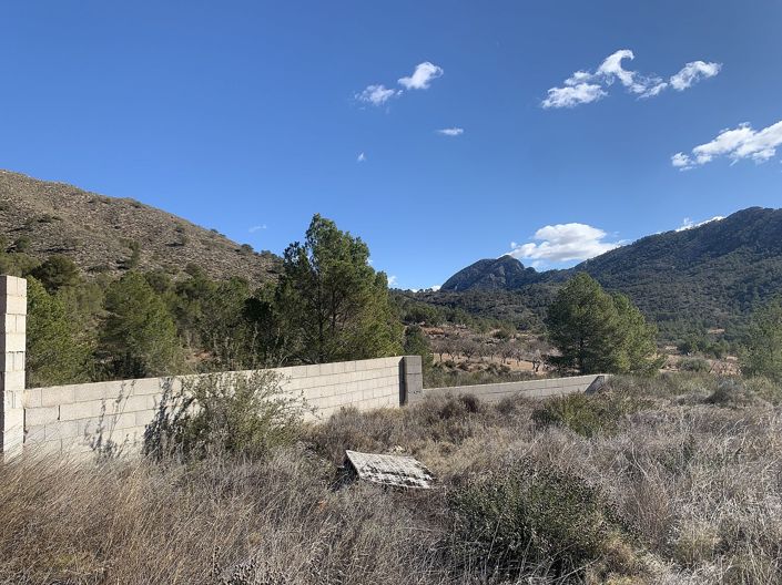 Image No.7-3 Bed Land for sale