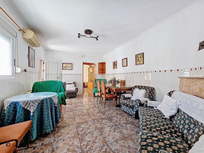 Image No.11-3 Bed Townhouse for sale