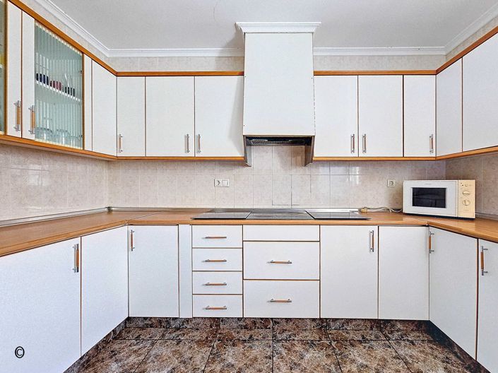 Image No.14-3 Bed Townhouse for sale