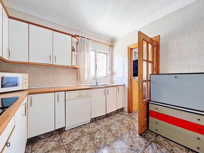 Image No.16-3 Bed Townhouse for sale