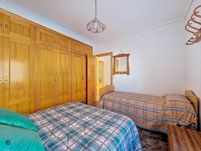 Image No.22-3 Bed Townhouse for sale