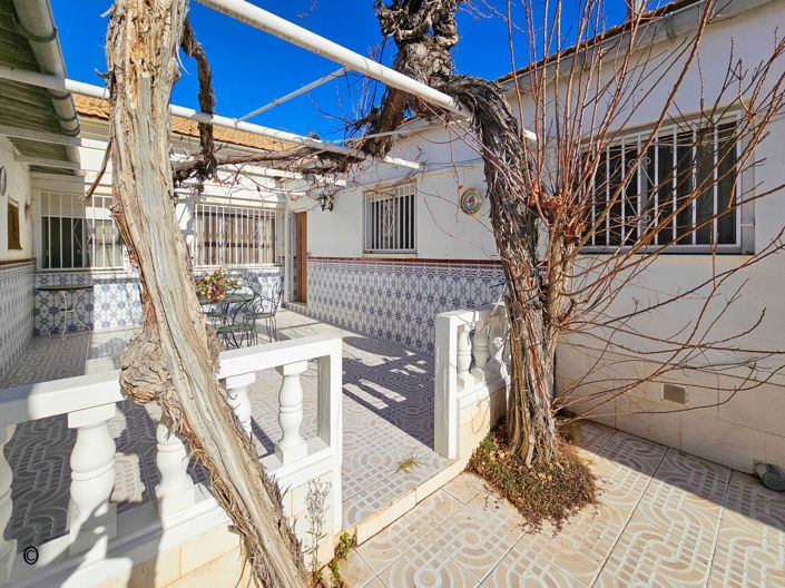 Image No.28-3 Bed Townhouse for sale