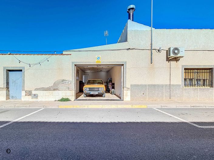 Image No.33-3 Bed Townhouse for sale