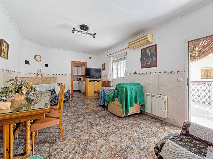 Image No.10-3 Bed Townhouse for sale