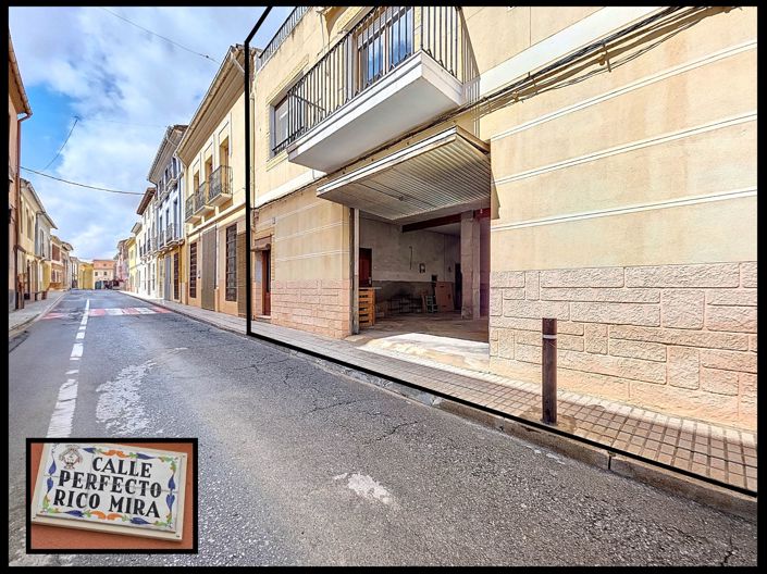 Image No.1-4 Bed Townhouse for sale