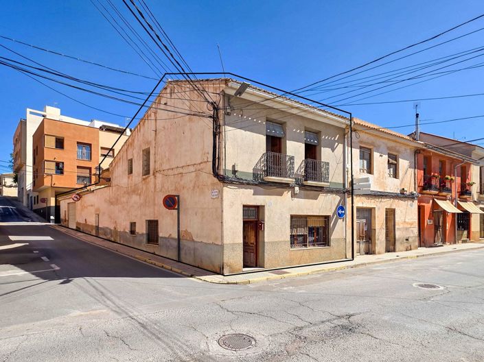 Image No.2-Maison de ville de 5 chambres à vendre à Pinoso