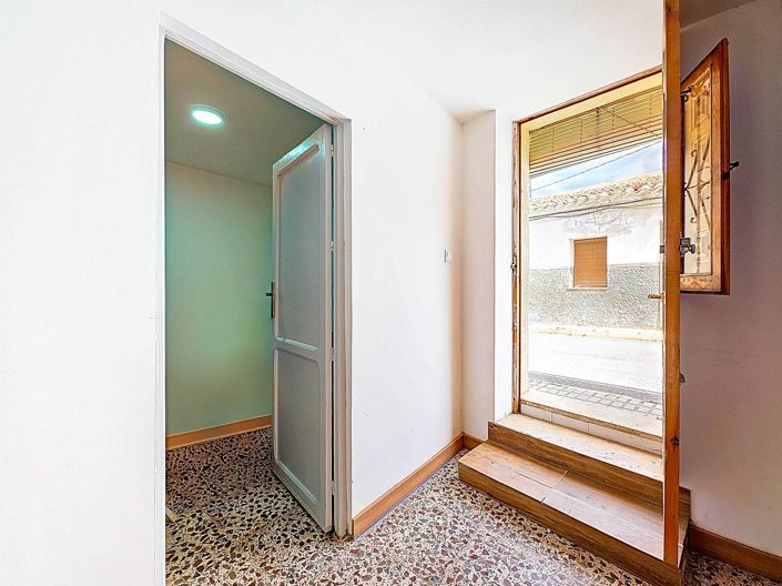 Image No.11-3 Bed Townhouse for sale