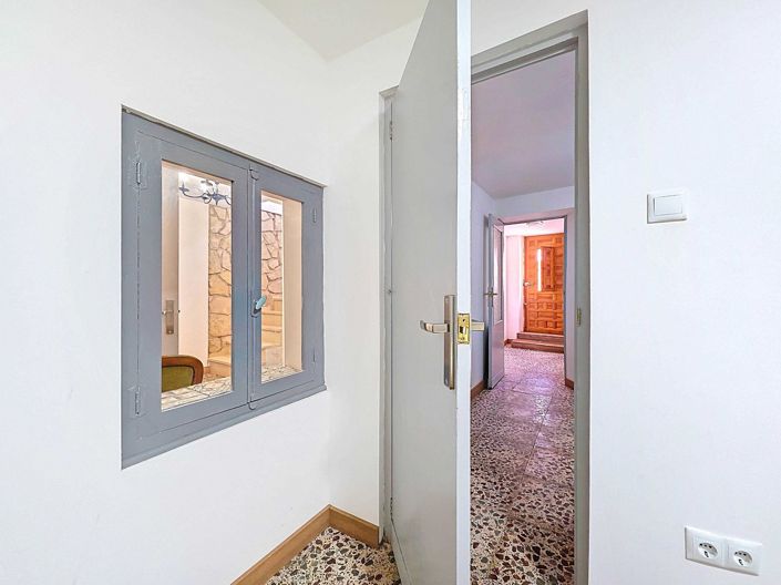 Image No.19-3 Bed Townhouse for sale