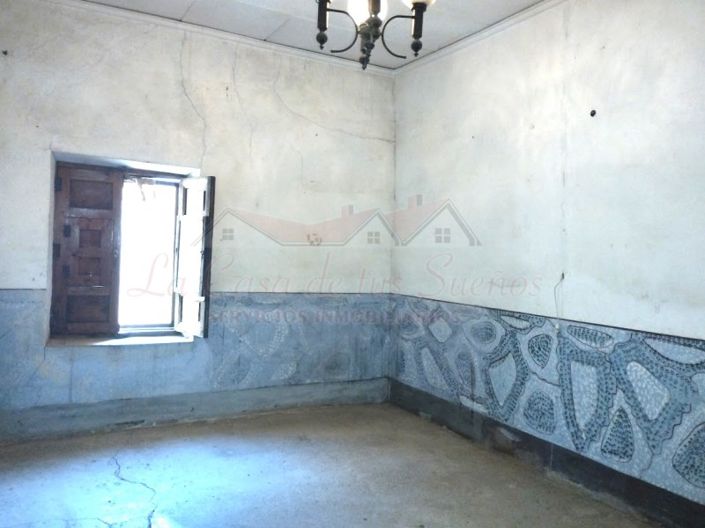 Image No.10-3 Bed Country House for sale