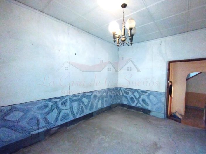 Image No.12-3 Bed Country House for sale