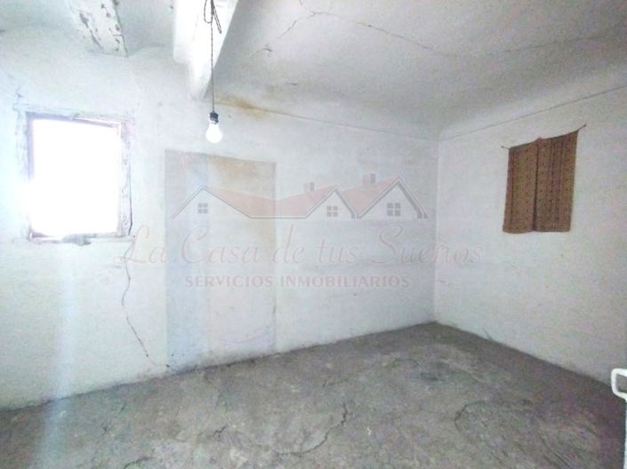 Image No.15-3 Bed Country House for sale