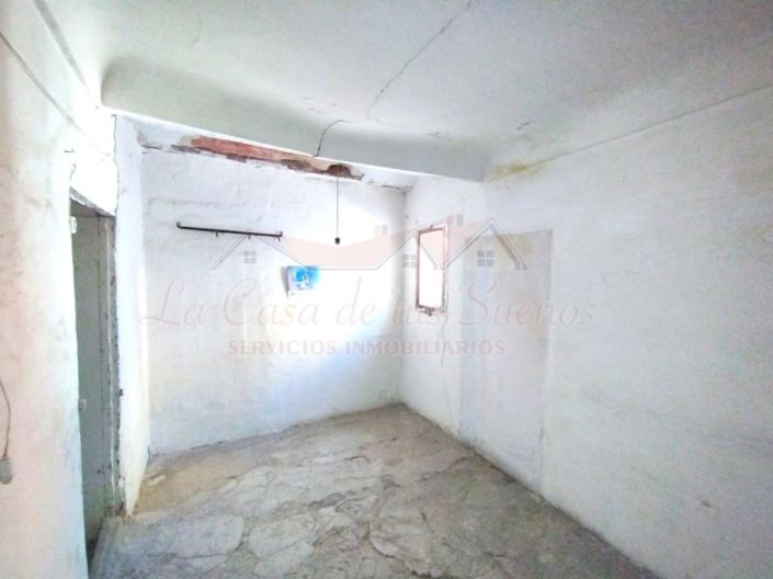 Image No.16-3 Bed Country House for sale