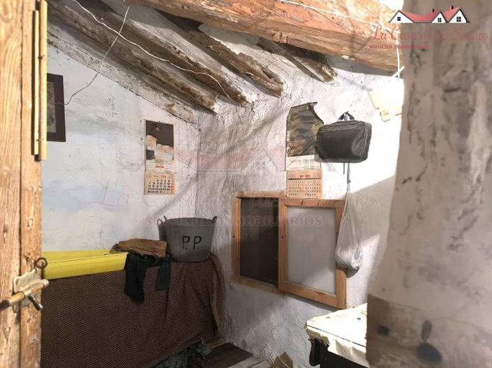 Image No.18-3 Bed Country House for sale