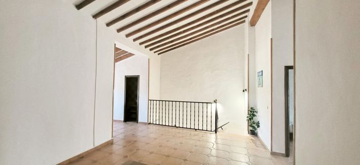 Image No.17-5 Bed Country House for sale