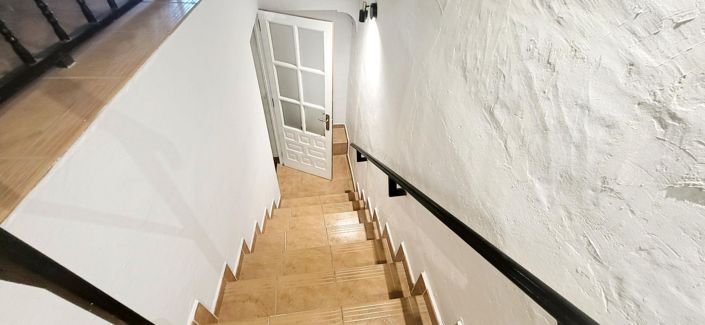 Image No.28-5 Bed Country House for sale