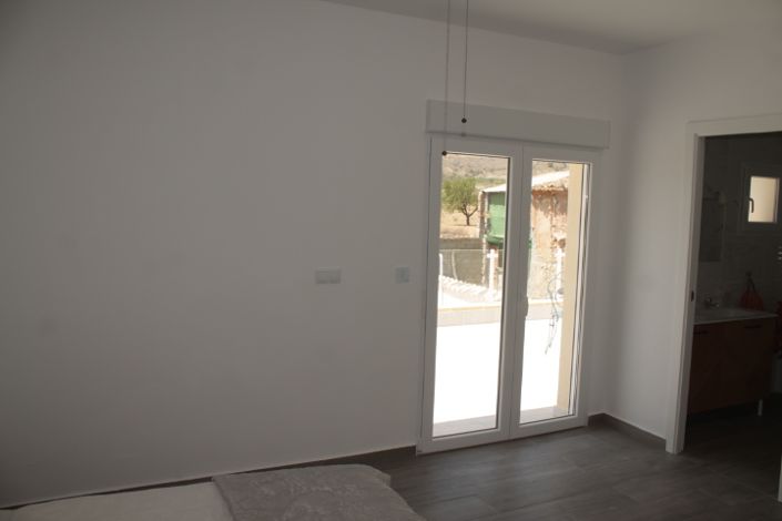 Image No.27-4 Bed Townhouse for sale