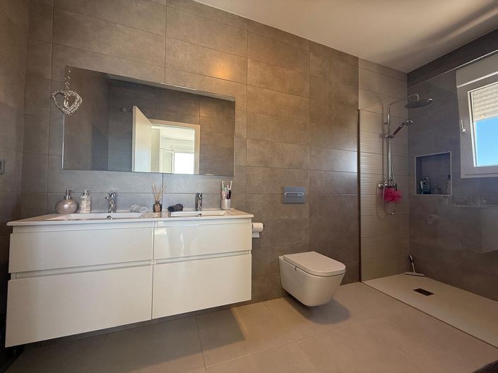 Image No.29-3 Bed Villa for sale