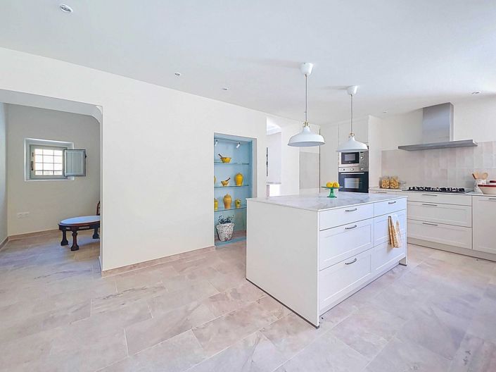 Image No.18-6 Bed Country House for sale