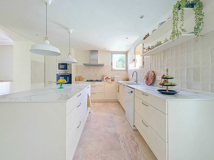 Image No.19-6 Bed Country House for sale