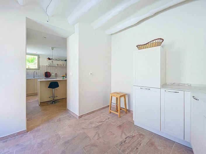 Image No.21-6 Bed Country House for sale