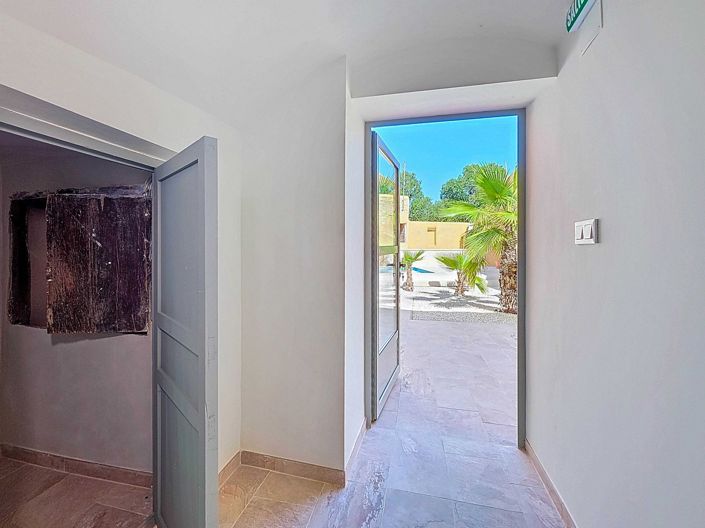 Image No.10-6 Bed Country House for sale