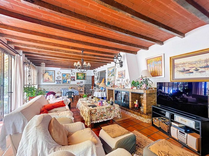 Image No.4-Villa de 6 chambres à vendre à Elda