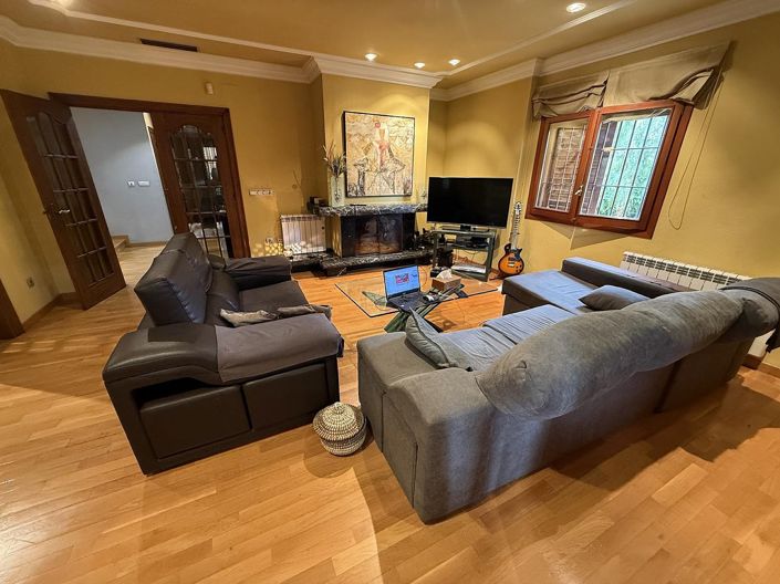 Image No.4-4 Bed Villa for sale