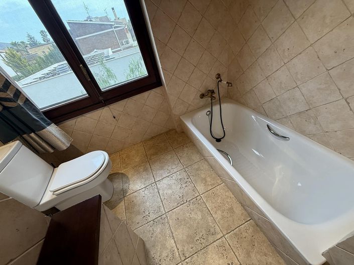 Image No.41-4 Bed Villa for sale