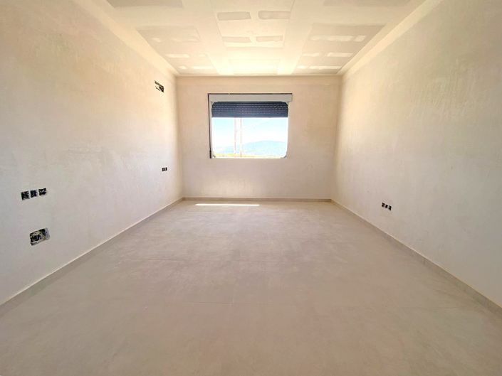 Image No.7-3 Bed Villa for sale