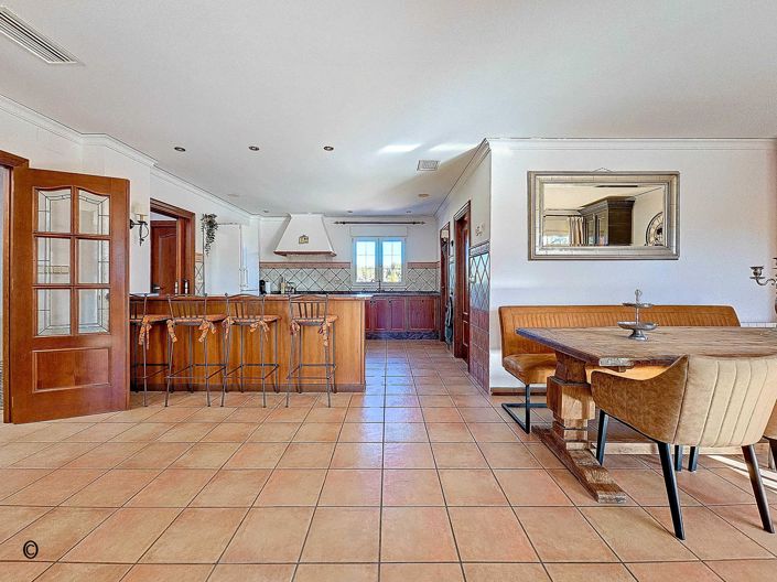 Image No.12-6 Bed Villa for sale