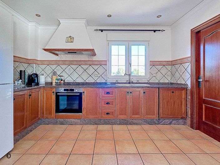 Image No.15-6 Bed Villa for sale