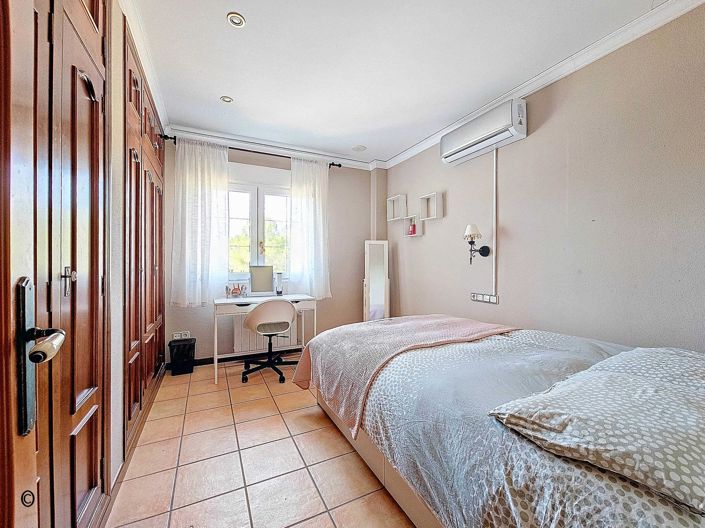 Image No.19-6 Bed Villa for sale