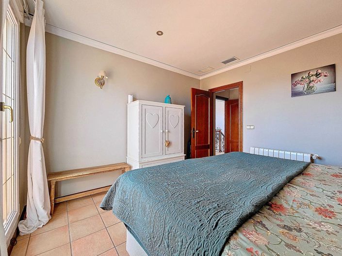 Image No.28-6 Bed Villa for sale