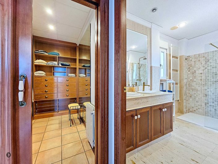 Image No.29-6 Bed Villa for sale