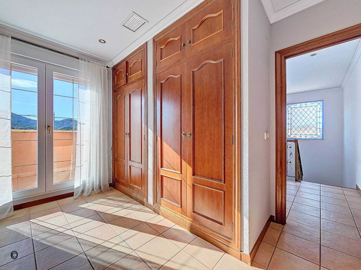 Image No.34-6 Bed Villa for sale