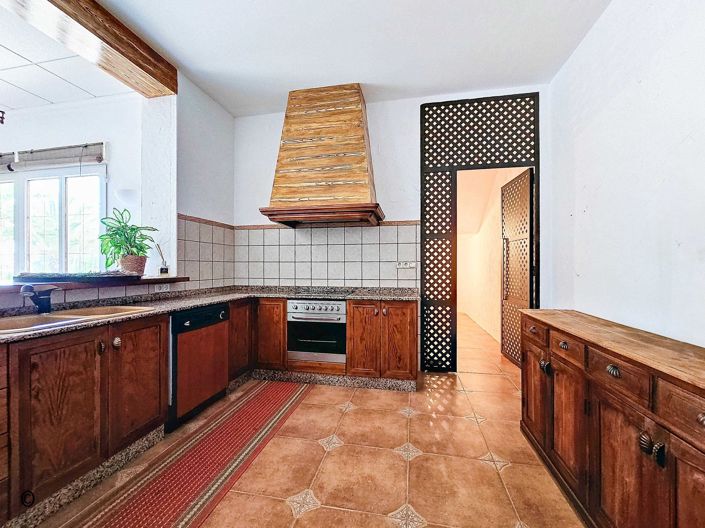 Image No.37-6 Bed Villa for sale