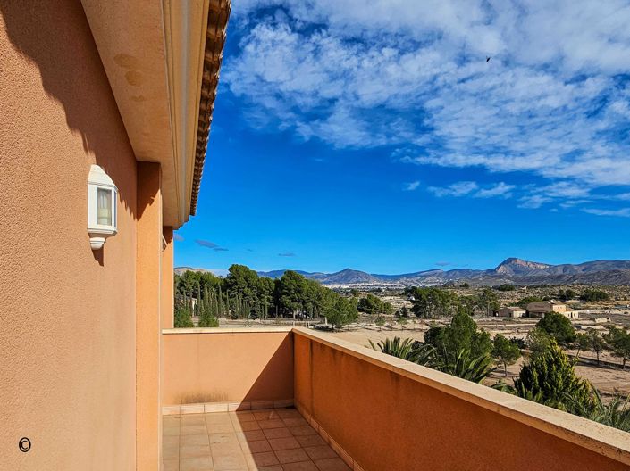 Image No.46-6 Bed Villa for sale