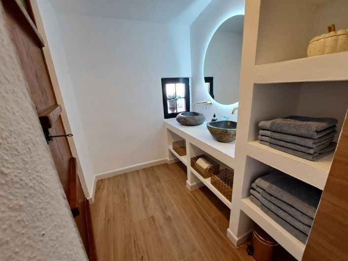 Image No.17-3 Bed Townhouse for sale