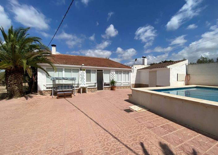 Image No.1-4 Bed Villa for sale