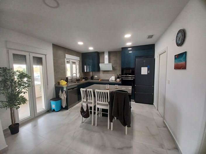 Image No.25-6 Bed Villa for sale