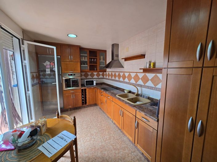 Image No.14-4 Bed Townhouse for sale