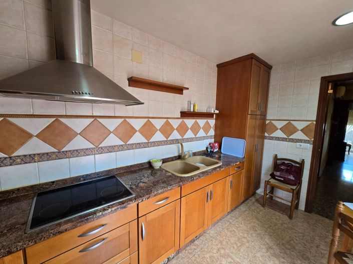 Image No.15-4 Bed Townhouse for sale